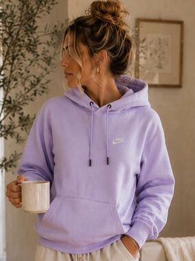 Nike Sportswear Club Fleece Hoodie – Women’s Medium – Barely Grape